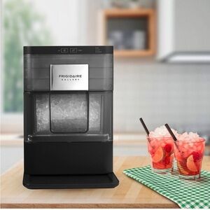 Frigidaire Gallery Black Countertop Ice Maker